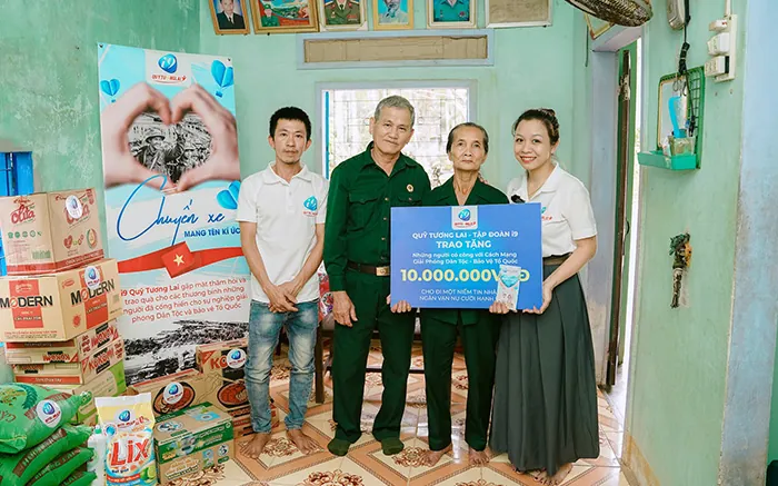 Hình ảnh chính giới thiệu nền tảng 8us với các trò chơi cá cược trực tuyến hàng đầu Việt Nam.