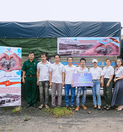 Hình ảnh minh họa trải nghiệm khách hàng vượt trội và dịch vụ hỗ trợ tận tâm của 8us.